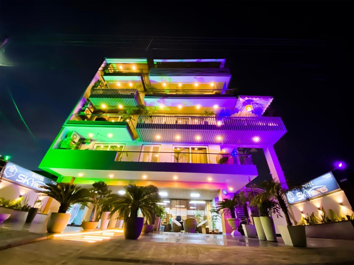 Sky Suites Gurgaon Eksteriør billede