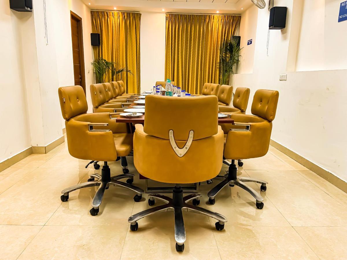 Sky Suites Gurgaon Eksteriør billede